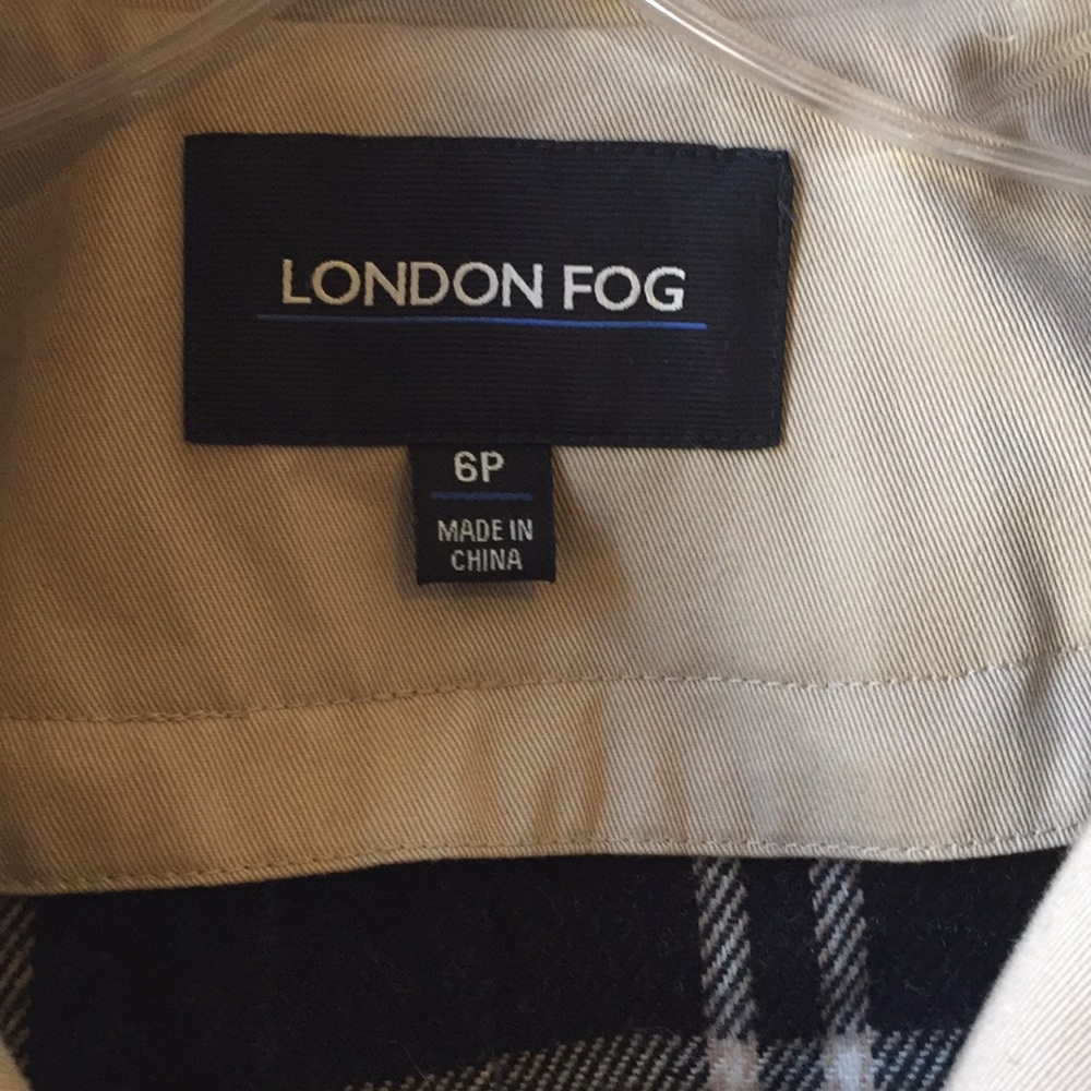 London Fog trench coat - Picture 3 of 4